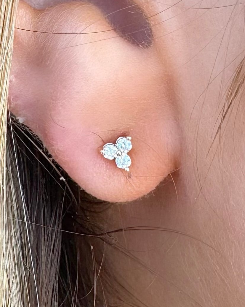 14kt gold three diamond stud earrings @dylanjamesjewelry.com