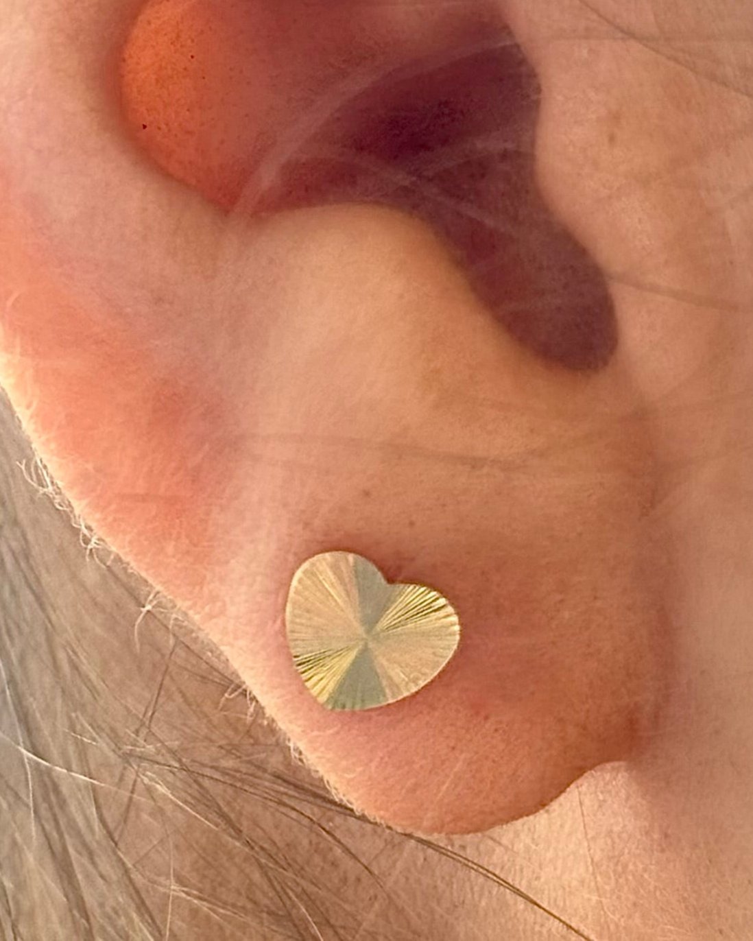 14kt yellow gold fluted heart shape stud earrings @dylanjamesjewelry.coms