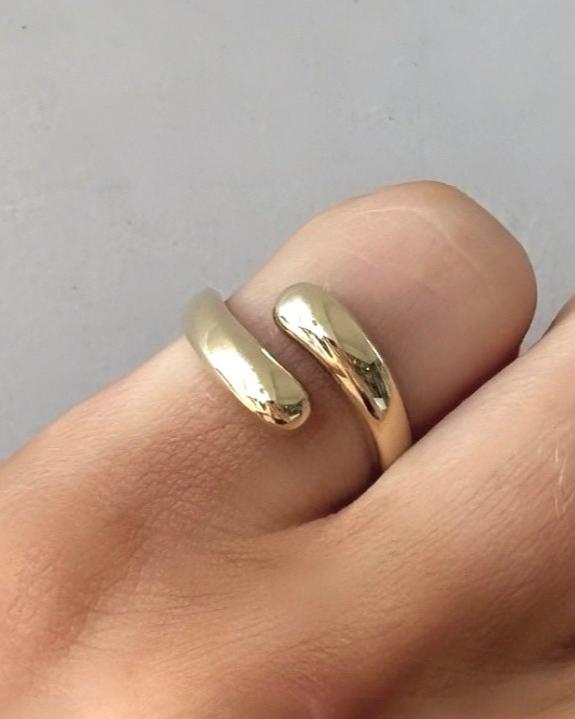 BAILEY Gold Crossover Ring