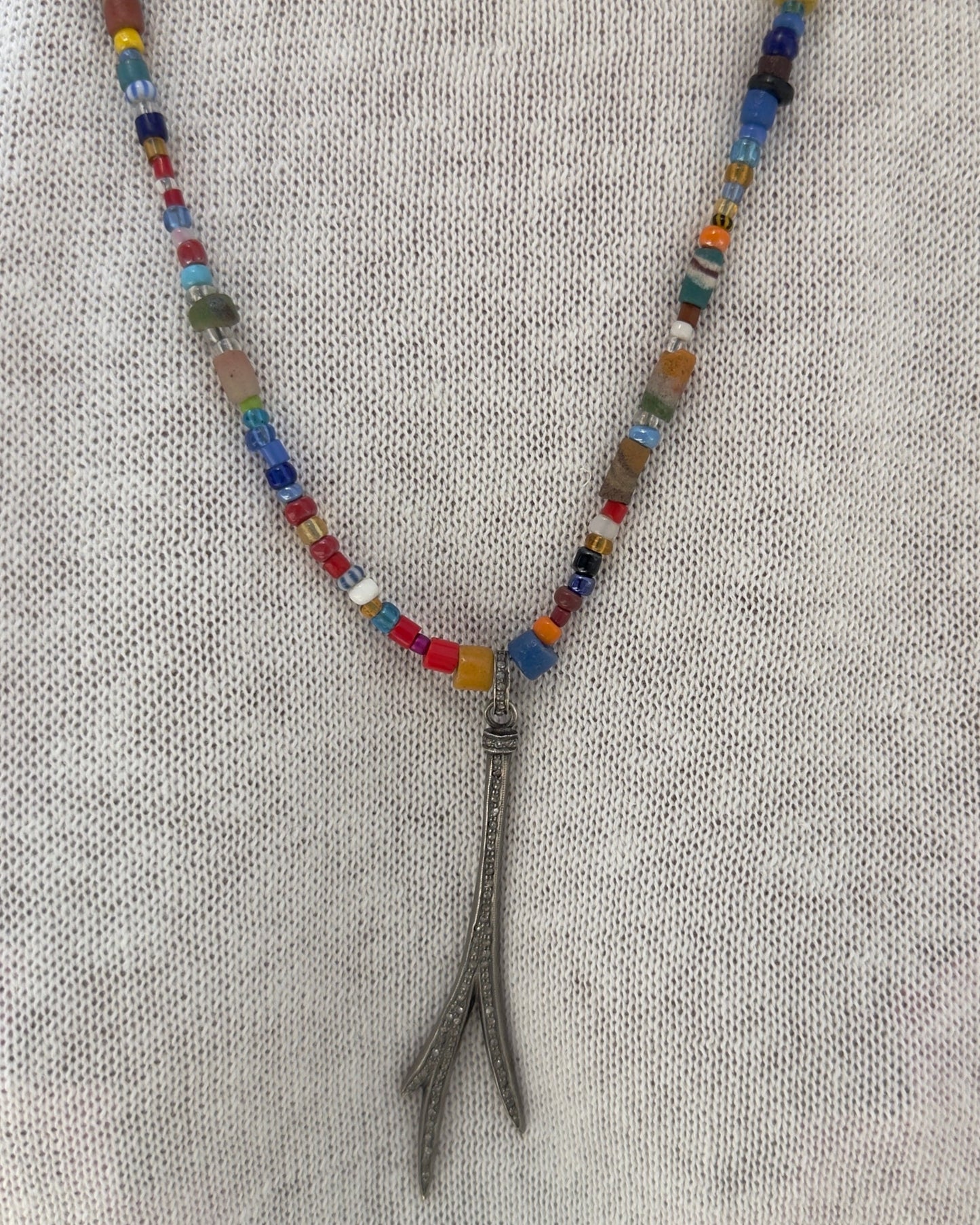 THE WOODS Vintage Beaded Necklace