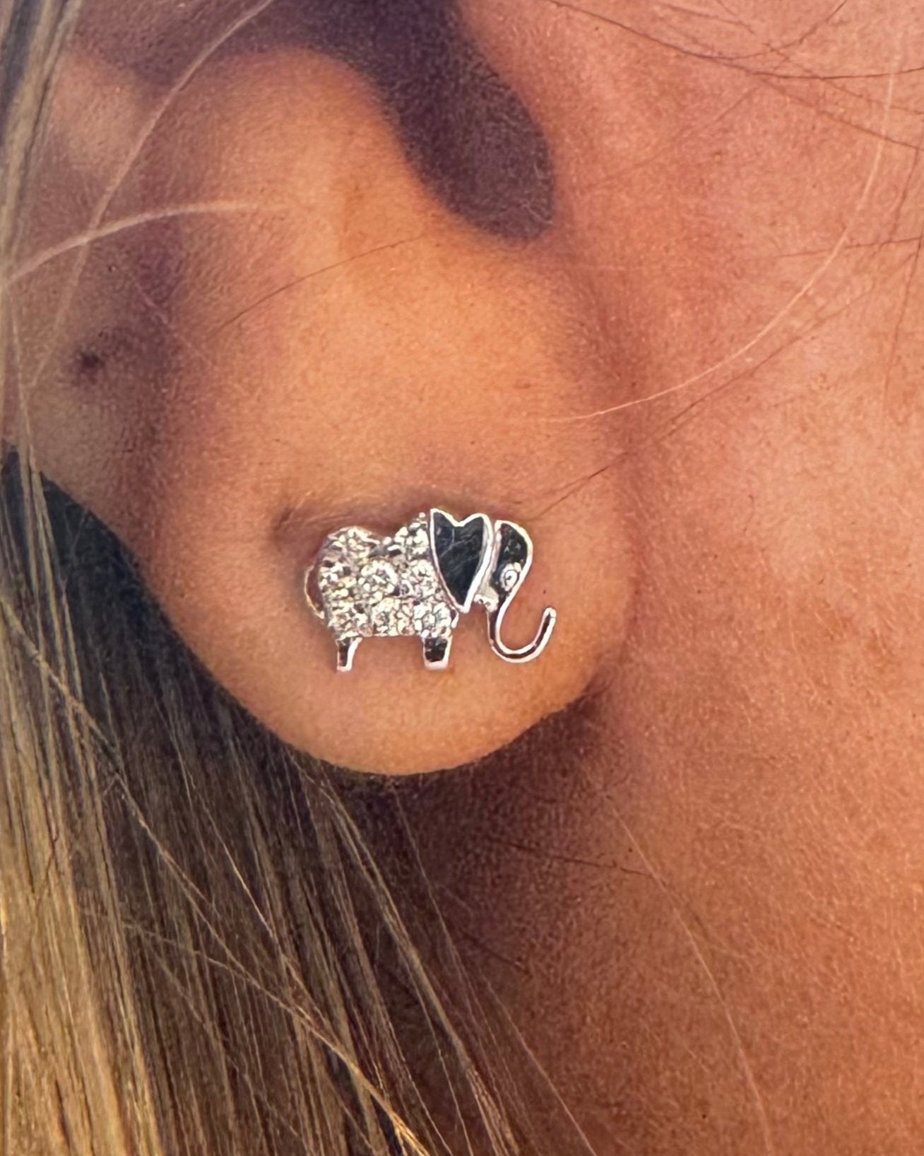 14kt whote gold diamond elephant stud earrings @dylanjamesjewelry.com