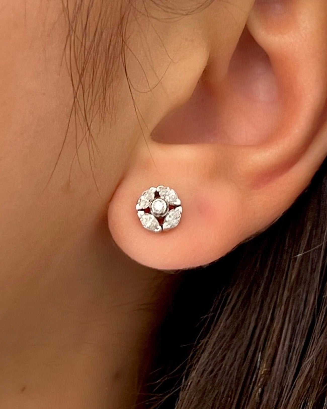 white gold diamond stud earrings @dylanjamesjewlery.com