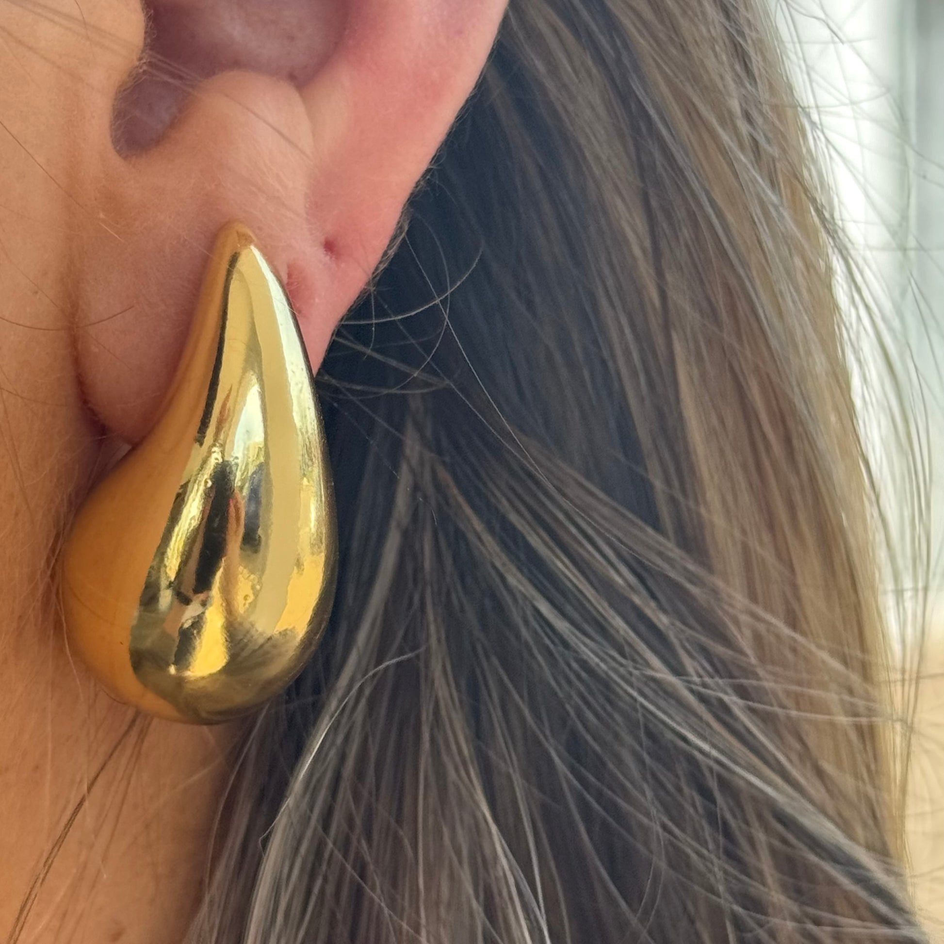 gold tear drop earrings @dylanjamesjewelry.com