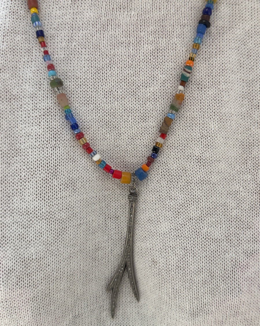 THE WOODS Vintage Beaded Necklace