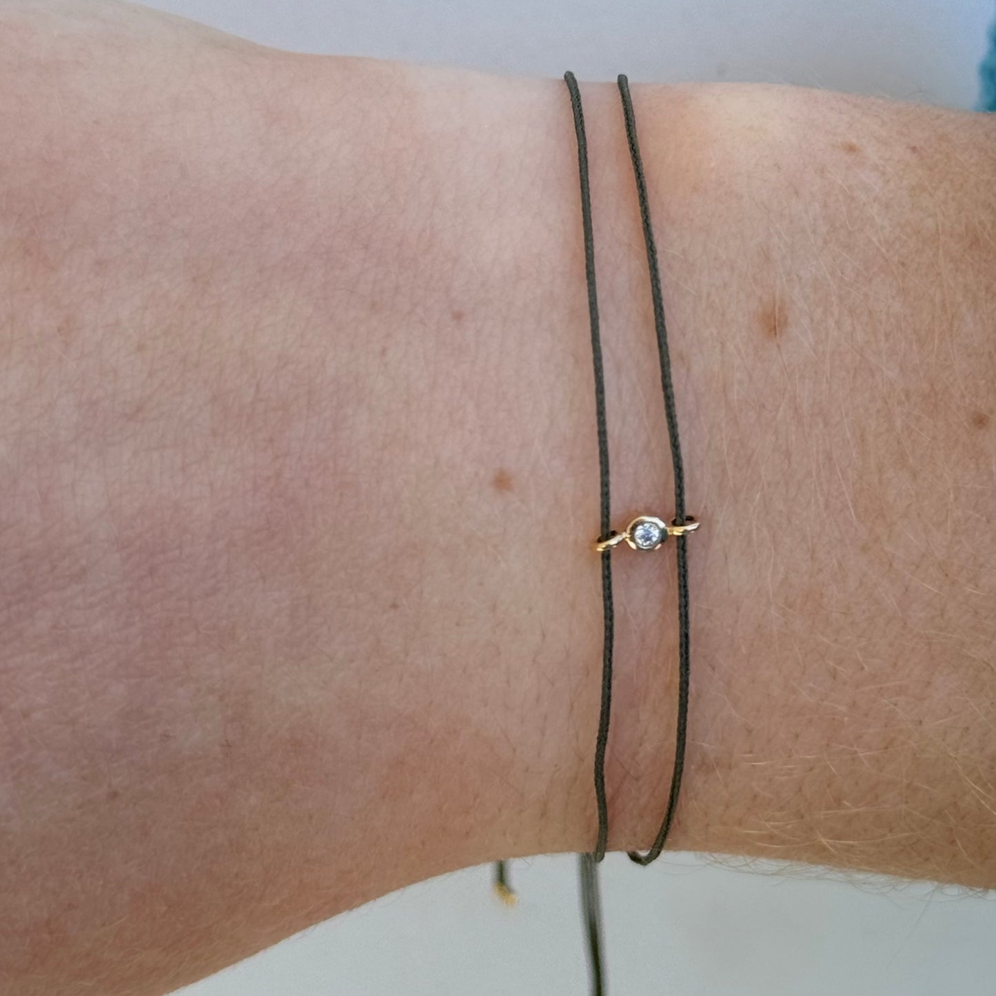 LIA Gold String Bracelet