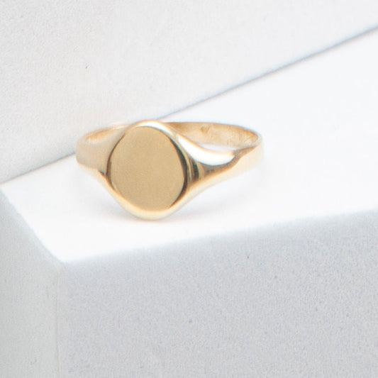 yellow gold signet ring  @dylanjamesjewelry.com